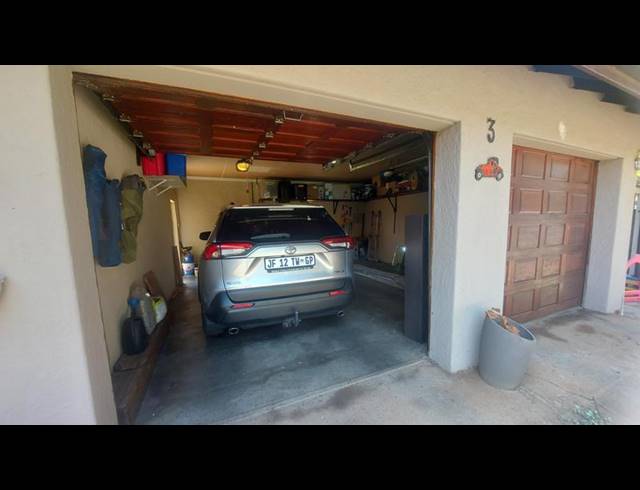 4 BEDROOM HOUSE FOR SALE IN PARKRAND